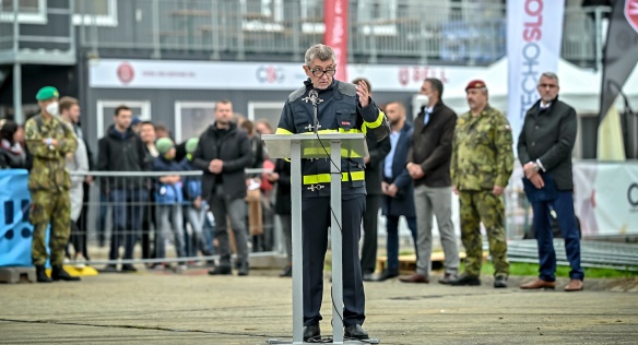 Předseda vlády Andreje Babiše při projevu na Dnech NATO a Dnech Vzdušných sil Armády České republiky, 19. září 2021.