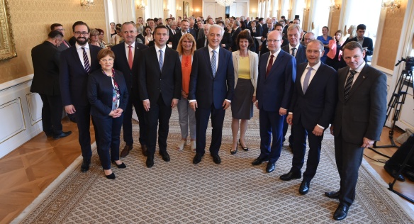 Premiér Bohuslav Sobotka se zúčastnil recepce k 5. výročí vzniku Kontaktní kanceláře Svobodného státu Sasko v Praze, 23. května 2017.