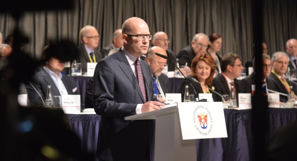 Předseda vlády Bohuslav Sobotka se ve čtvrtek 28. května 2015 zúčastnil 27. sněmu Hospodářské komory ČR.