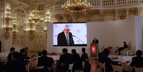 Premiér Jiří Rusnok se ve středu 13. listopadu 2013 zúčastnil Čínského investičního fóra ve Španělském sále Pražského hradu.