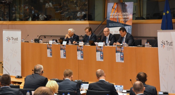 Premiér Sobotka se 14. července 2015 zúčastnil energetické konference „Geopolitics, Energy and Central Europe: what next?“.