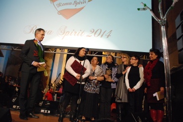 Ministr Dienstbier předával ceny laureátům projektu Roma Spirit 2014