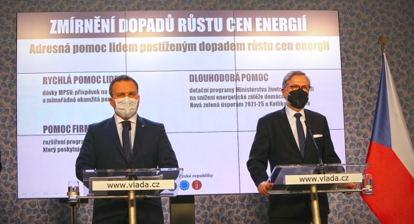 Premiér Petr Fiala a vicepremiér Marian Jurečka představili opatření na boj s energetickou chudobou, 29. prosince 2021.