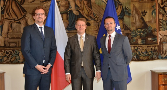 Státní tajemník T. Prouza přijal kosovské ministry G. Kasapolliho a B. Nikaje.
