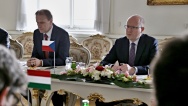 Premiér Bohuslav Sobotka se ve středu 27. dubna 2016 setkal s předsedou Národního shromáždění Maďarska Lászlém Kövérem.