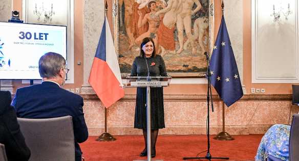 Předsedkyně RVVI Helena Langšádlová během slavnostního večera k 30. výročí, 9. listopadu 2022.