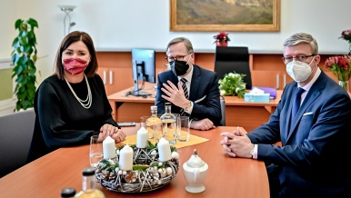 Předseda vlády uvedl Helenu Langšádlovou do funkce ministryně pro vědu, výzkum a inovace, 18. prosince 2021.