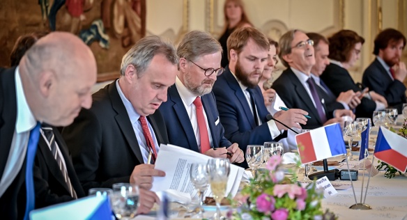Pracovní oběd se konal u příležitosti končícího předsednictví Francie a nadcházejícího předsednictví ČR v Radě, 21. června 2022.