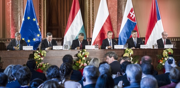 Czech Prime Minister met with V4 premiers and European Commission President at a summit held in Budapest on 24 June 2014. Photo: kormany.hu.