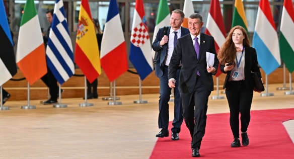 Česk premiér přichází na Evropskou radu, 20. února 2020.