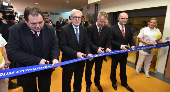 Premiér Bohuslav Sobotka zahájil 23. února 2016 činnost modernizovaného a zároveň největšího Centra fotonové terapie v Brně.