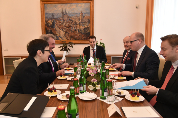 Premiér Bohuslav Sobotka jednal dne 2. března 2016 ve Strakově akademii s ministrem zahraničních věcí Lucemburska Jeanem Asselbornem.