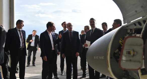 Předseda vlády Bohuslav Sobotka navštívil ve čtvrtek 19. listopadu 2015 společnost Aero Vodochody.
