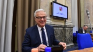 Ministr kultury Ilja Šmíd před jednáním vlády, 23. dubna 2018. 