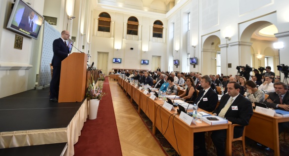 Předseda vlády Bohuslav Sobotka zahájil pravidelnou poradu vedoucích zastupitelských úřadů ČR v zahraničí, 28. srpna 2017.