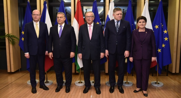 Předsedové vlád zemí Visegrádské skupiny se setkali s předsedou Evropské komise Jean-Claude Junckerem, 18. října 2017.