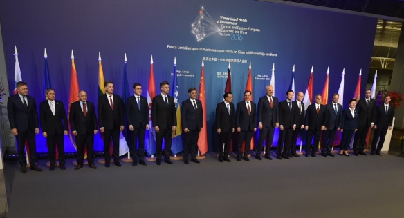 Premiér Bohuslav Sobotka se zúčastnil Summitu zemí střední a východní Evropy a Čínské lidové republiky, 5. listopadu 2016.