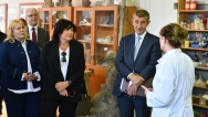 Členové vlády navštívili Střední průmyslovou školu kamenickou a sochařskou, 9. dubna 2018.