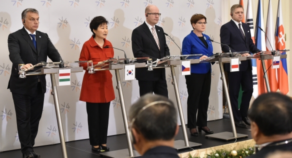 Tisková konference po Summitu premiérů Visegrádské skupiny a Korejské republiky, 3. prosince 2015.