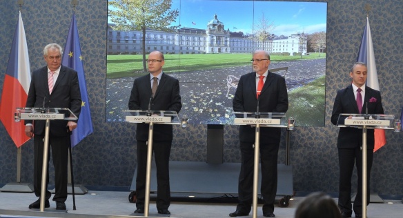 Tisková konference po jednání tripartity za účasti prezidenta Miloše Zemana, 20. října 2014.