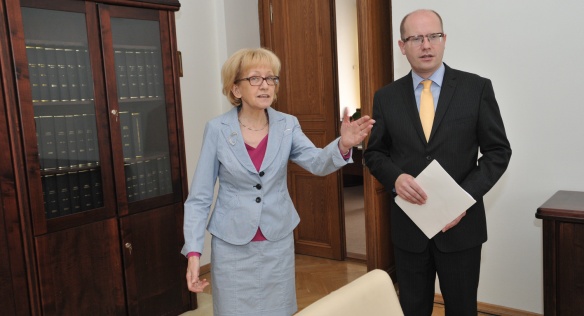 Premiér Bohuslav Sobotka se ve čtvrtek 24. července 2014 v rámci bilančních cest setkal s ministryní spravedlnosti Helenou Válkovou.