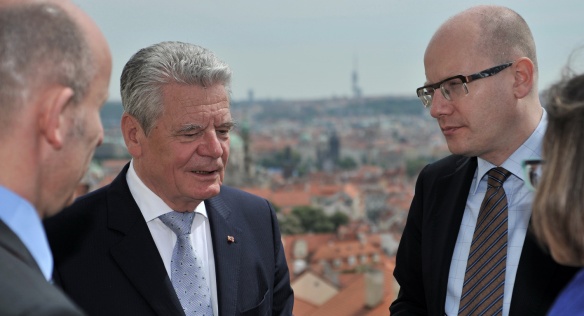On 6 May, Czech Prime Minister Bohuslav Sobotka met the President of the Federal Republic of Germany, Joachim Gauck, at Hrzánský Palace.