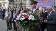 Předseda vlády Bohuslav Sobotka uctil v úterý 6. května 2014 u příležitosti 69. výročí osvobození Plzně památku padlých ve druhé světové válce.