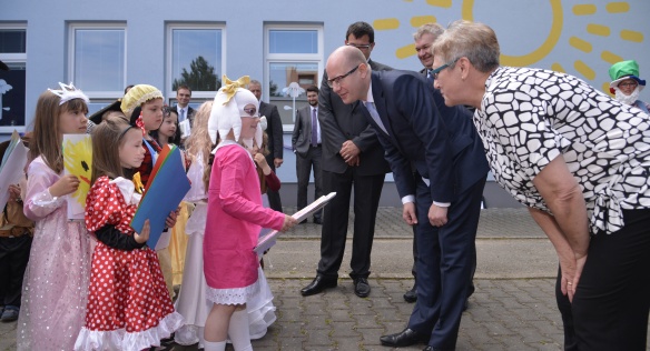Premiér Bohuslav Sobotka navštívil MŠ Rubešova v Hlinsku, 1. června 2015.
