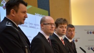 Tisková konference po jednání týmu Kobra dne 5. března 2015.