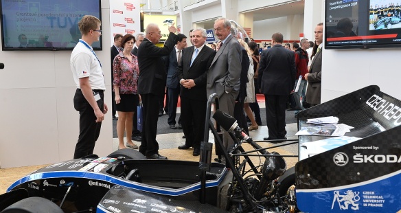 Předseda vlády Jiří Rusnok se v pondělí 7. října 2013 zúčastnil zahájení 55. Mezinárodního strojírenského veletrhu v Brně.