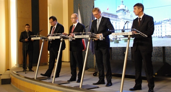 Tisková konference po mimořádném jednání vlády ve středu 12. února 2014.