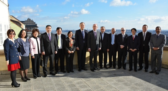 Premiér Bohuslav Sobotka se 3. února 2015 setkal s velvyslanci zemí Asie.