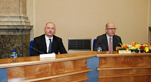 Kabinet Bohuslava Sobotky se ve středu 26. února 2014 sešel se zástupci Asociace krajů ČR.
