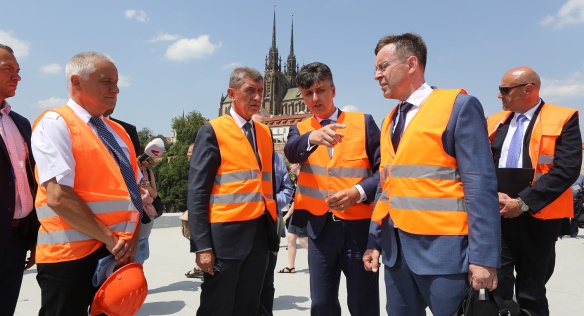 Premiér Andrej Babiš a ministr dopravy Vladimír Kremlík se v Brně seznámili se stavem rekonstrukce hlavního nádraží, 12. června 2019.