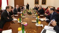 Premiér Bohuslav Sobotka se ve čtvrtek 17. března 2016 setkal s ministrem zahraničních věcí Italské republiky Paolem Gentilonim.