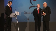 Předseda vlády ČR Bohuslav Sobotka předával cenu na České hlavě 2014, 27. listopadu 2014.