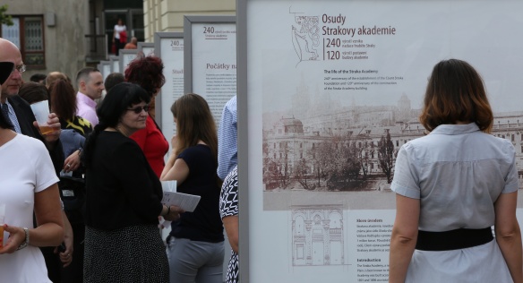Ve čtvrtek 9. června 2016 vedoucí Úřadu vlády Pavel Dvořák zahájil výstavu Osudy Strakovy akademie.