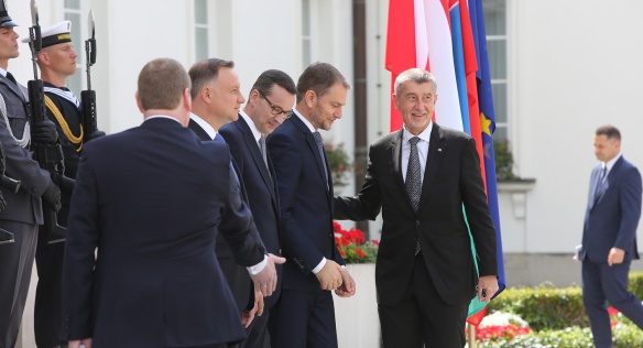 Premiéři zemí Visegrádské skupiny se sešli ve Varšavě u příležitosti polského převzetí předsednictví V4, 3. července 2020.
