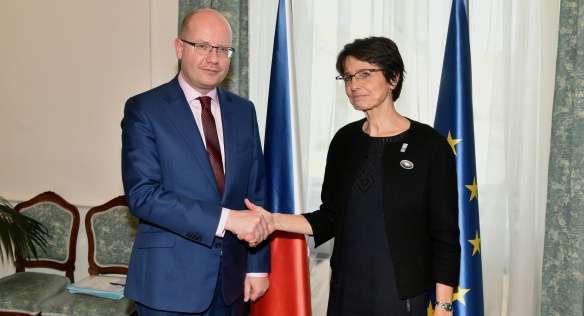 Tisková konference po setkání premiéra Sobotky s eurokomisařkou Thyssenovou, 29. dubna 2016.
