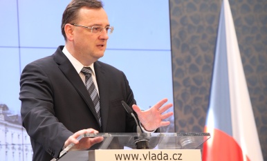 Předseda vlády Petr Nečas na tiskové konferenci po jednání vlády, 24. dubna 2013