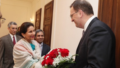 Premiér Petr Nečas přijal ministryni zahraničí Indie Preneet Kaurovou