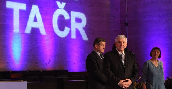 Premiér Jiří Rusnok během předávání cen TAČR 4. prosince 2013.