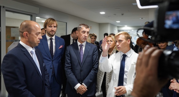 Během návštěvy Plzeňského kraje navštívil premiér Andrej Babiš Fakultní nemocnici Plzeň, kde otevřel zrekonstruovaný urgentní příjem, 9. října 2019.