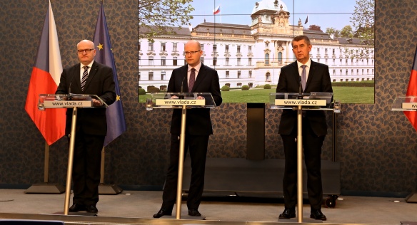 Tisková konference po jednání vlády 27. dubna 2016.