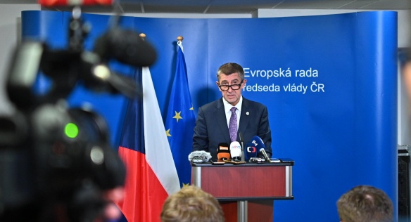 Premiér Andrej Babiš na tiskové konferenci shrnující výsledky summitu Evropské rady, 18. října 2019.