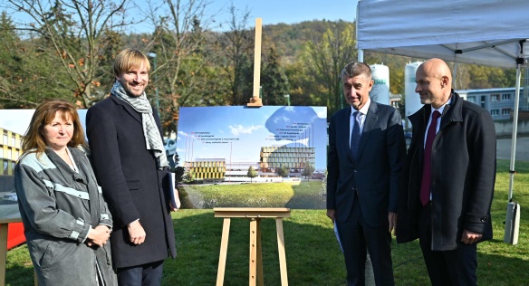 Premiér Andrej Babiš navštívil IKEM v Praze, s vedením jednal o investici za 1 miliardu korun, 31. října 2019.