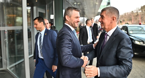 Předseda vlády Andrej Babiš jednal v Bratislavě s Peterem Pellegrinim o rozpočtu Evropské unie a navštívil diskuzi HN clubu, 6. února 2020.