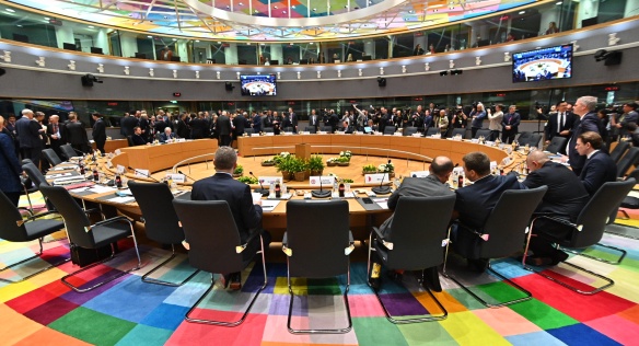 Hlavním tématem jednání premiérů a prezidentů zemí EU v Evropské radě byl požadavek Velké Británie na odklad brexitu, 22. března 2019.