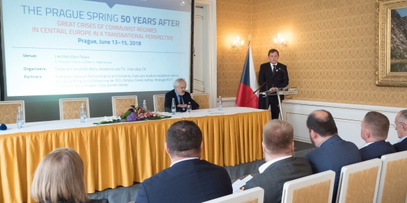 Vedoucí Úřadu vlády Radek Augustin zahájil ve středu 13. června 2018 mezinárodní konferenci The Prague Spring 50 Years After.