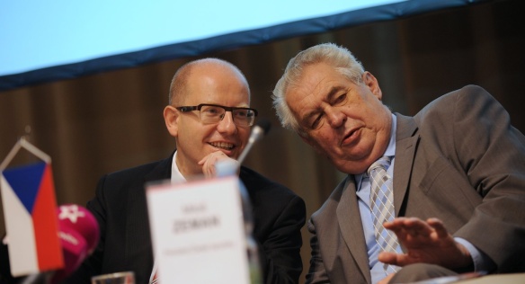Předseda vlády Bohuslav Sobotka se 29. května 2014 zúčastnil celostátní konference Setkání lídrů českého stavebnictví 2014. Zdroj: ceec.eu